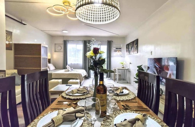 Cozy Studio with Balcony in Palawan Smart Lock, Near Airport, Netflix, Free Wifi