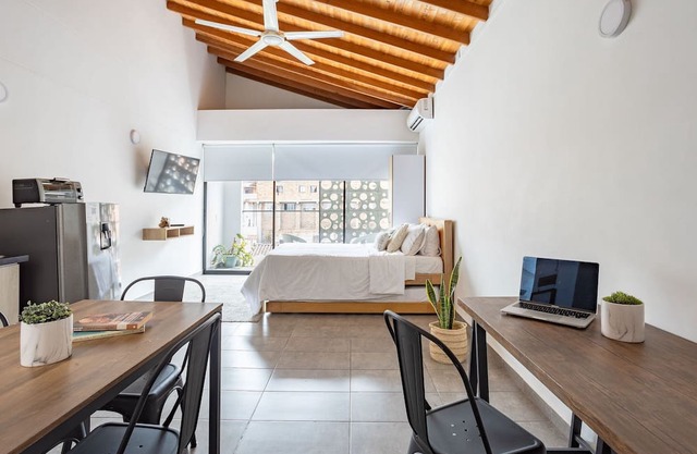 AC loft/safe/Downtown