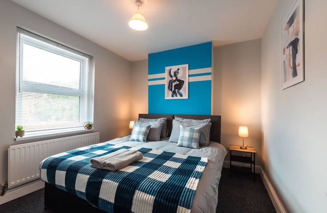 Monthly Savings - 4 Beds - Sleeps 8 - Free Parking