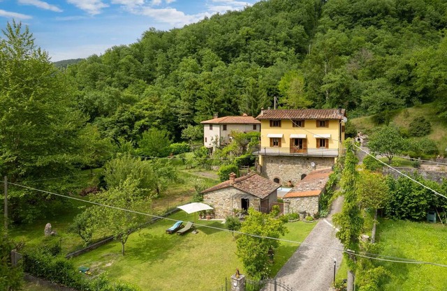 Country House/Farm House in Borgo San Lorenzo with 3 bedrooms sleeps 8