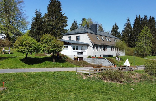 Vacation home Vier Jahreszeiten right next to the spa gardens and great hiking trails!