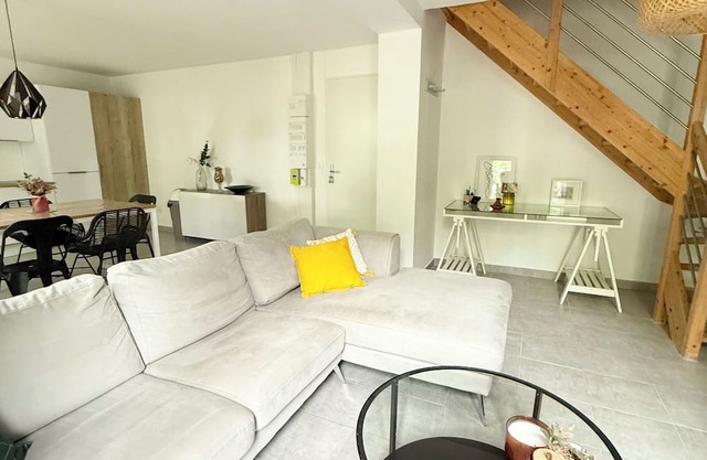 Le Hugo F3 in maison de maître - Charm & conviviality close to town and beaches