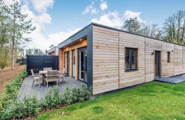 Enjoy a break in the Hawthorn Lodge.