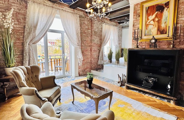 Charming Art Studio in Vibrant Downtown Liepaja – Your Creative Retreat Awaits!