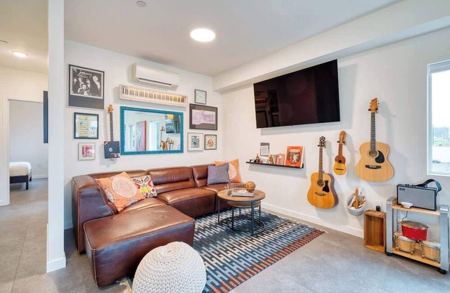 Luxury Penthouse - Rooftop Deck - 2BR - AC