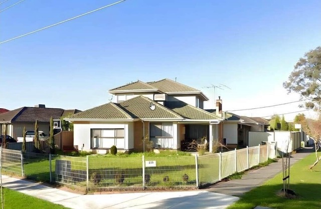 Comfortable 4BR Home Near Melbourne Airport