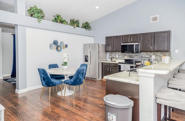 Modern 4BR Home Open Concept, Private Gym, Near Beaches