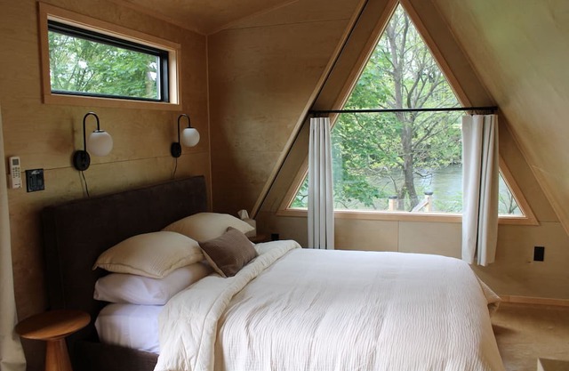 Charming one bedroom cottage.
