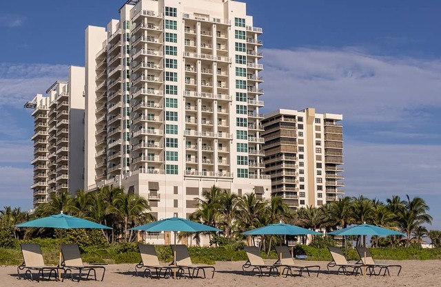 Marriott's Oceana Palms in gorgeous Singer Island with Pools, Whirlpools & Beach