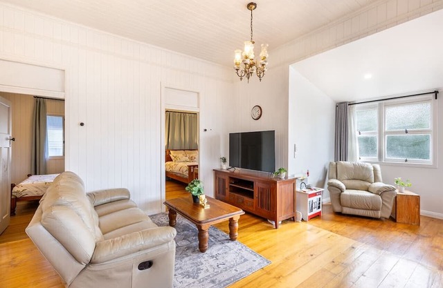 Family friendly cozy 3BR house @Annerley
