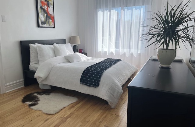 Peaceful, comfortable 3-bedroom apartment in the heart of Montreal
