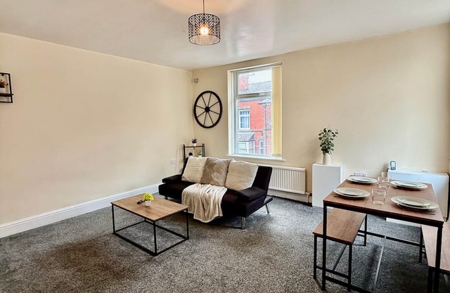 Comfy Entire Apartment with Free Parking in Bury Town