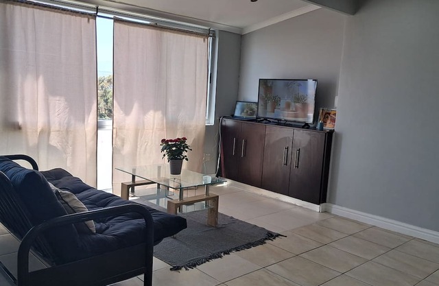 1-bedroom apartment in picturesque Gordon's bay - Cape town with ocean view