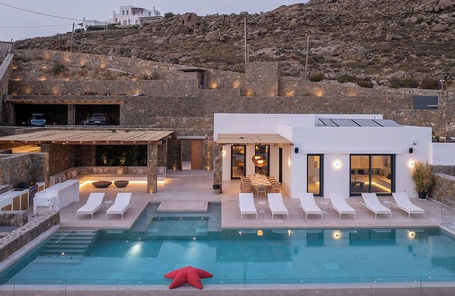 Scenic Villa With Heated Pool & Sea Views