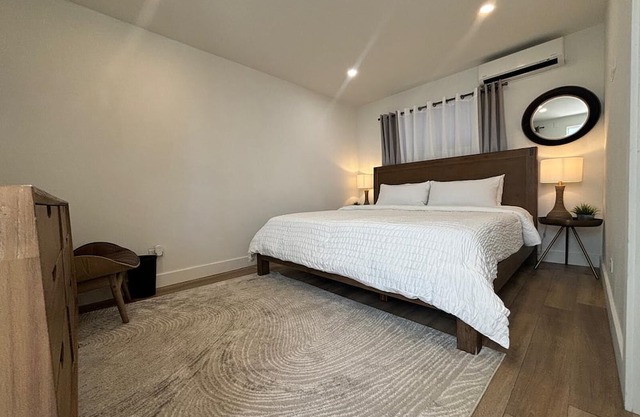 Hillcrest Boutique Hotel, Courtyard Villa Lower Ground King -Suites 12,15