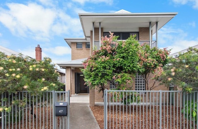 Large Home in Mayfield