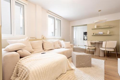Modern apartment Louvre