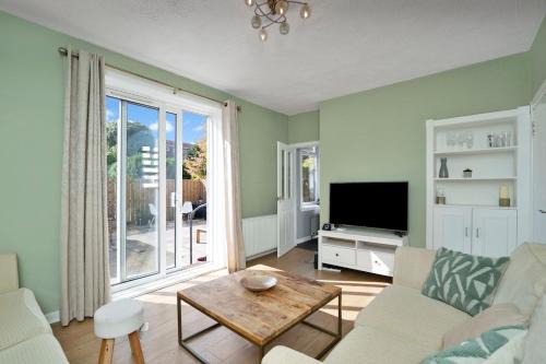 Modern Villa in Edinburgh Private Garden & Parking