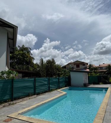 Kaz'Baduel piscine, terrasse et jacuzzi privatif, wifi et climatisation