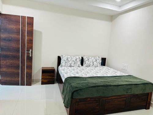 Luxurious 2BHK Near U S Consulate
