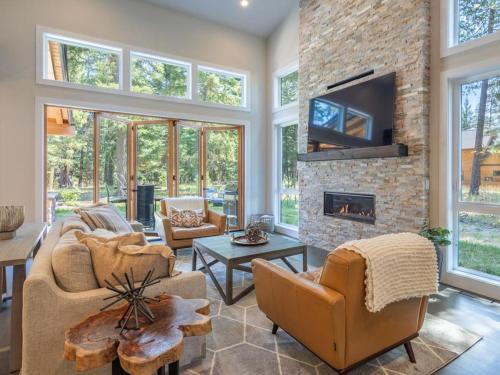 Suncadia 6 Bdrm home with hot tub, game room, and pet friendly