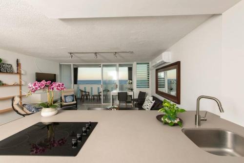 Ocean Front/Beach Access/Olympic Pool